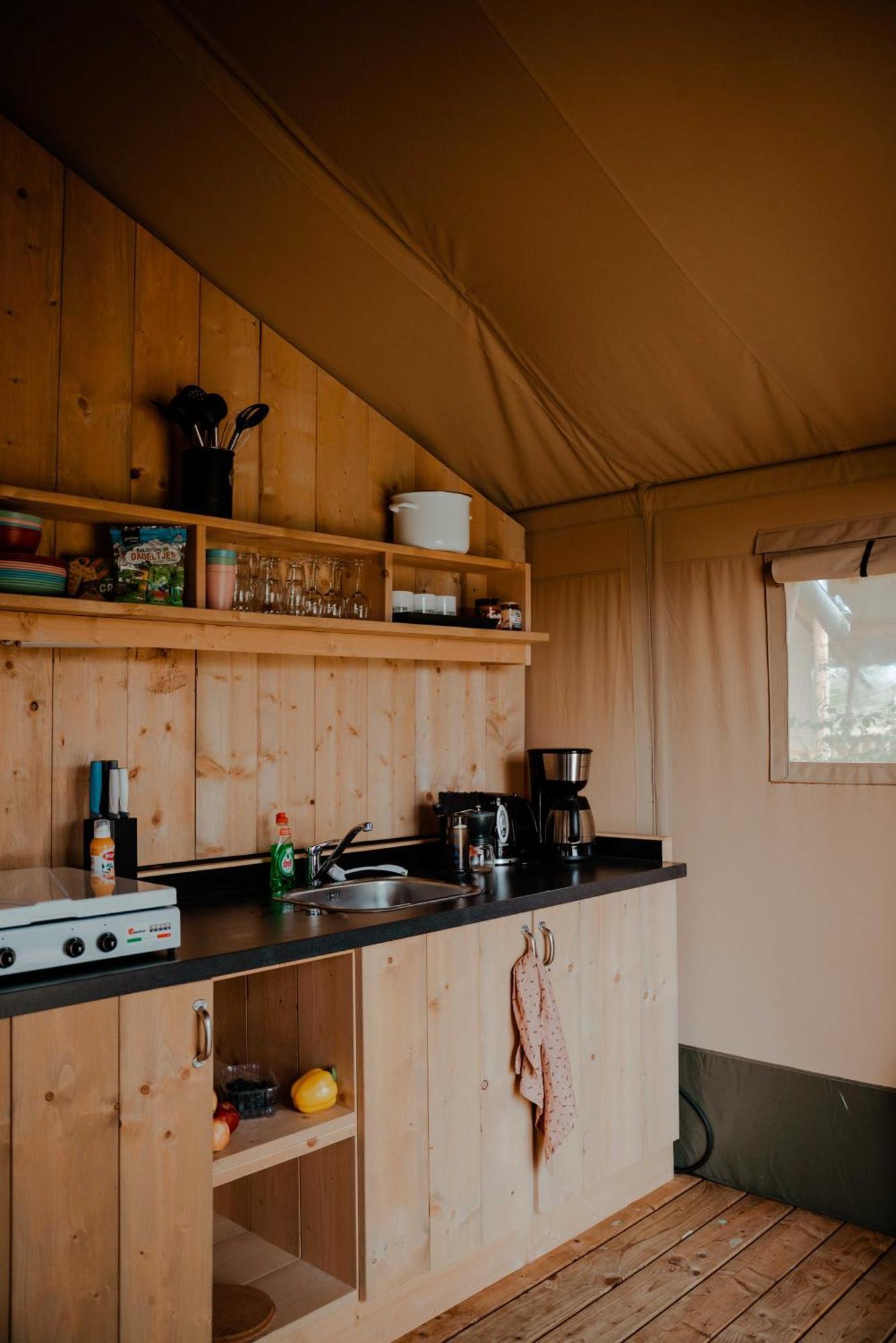 אוטמארסום Camping De Haer חדר תמונה